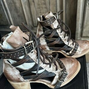 New Freebird Cheyenne Taupe Bootie Size 9 Stylish Women's Leather Boots